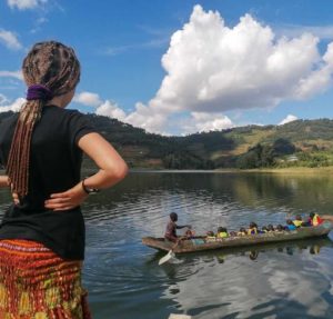 Ouganda : Le lac Bunyonyi et l’île d’Itambira – Le récit by Aurélie
