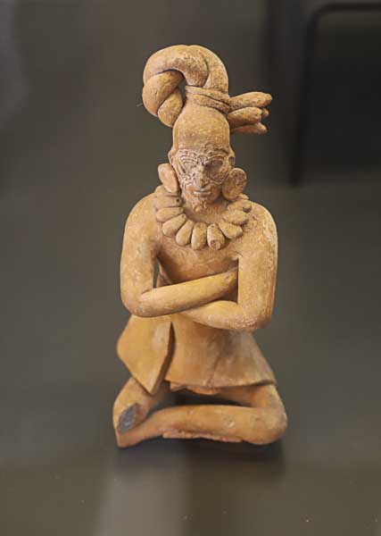 statuette maya jaina